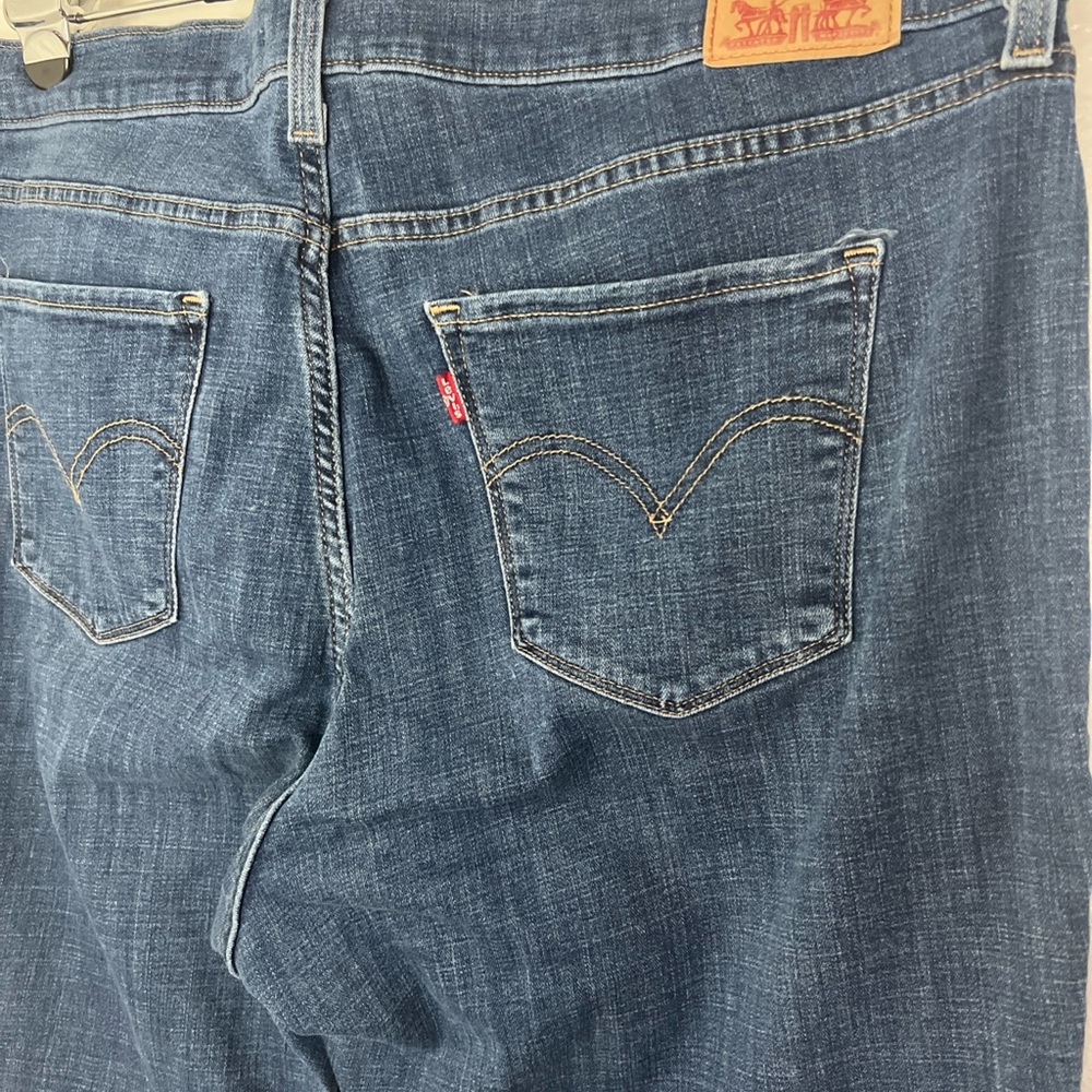 Levis Woman’s Classic Boot Cut Stretch Dark Wash Size 18W - Picture 9 of 10